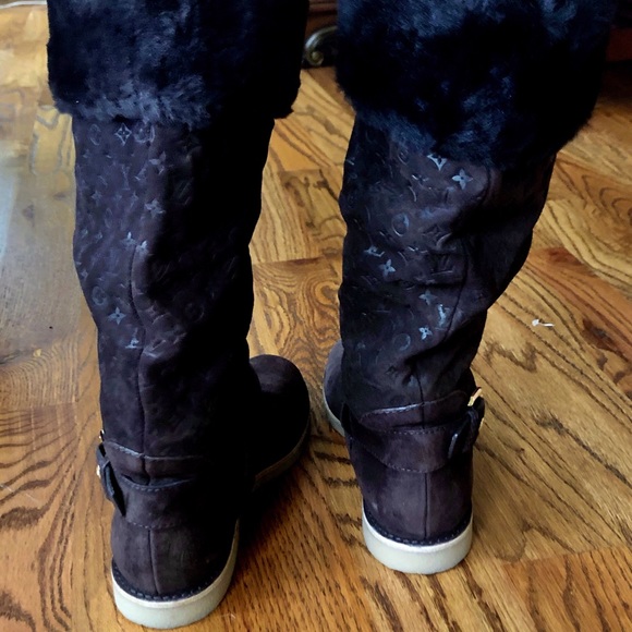 Louis Vuitton dark Brown color suede boots - Picture 3 of 6